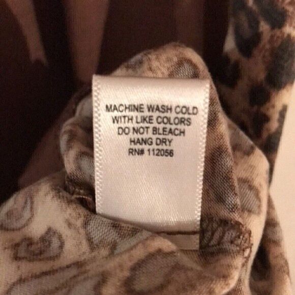 Zenana Women Medium Leopard T Shirt Pullover NWT - Picture 6 of 7